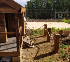 Cabane finie et petit tour de cabane également