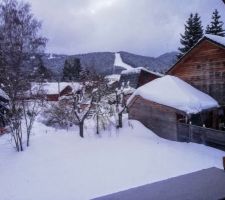 On voit la piste de ski débutants de la chambre d'Emmie!