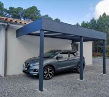 Le carport en alu que nous avons commandé chez Karden sur Internet.