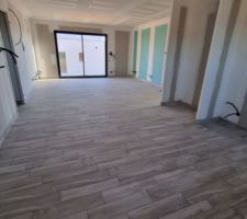 Pose des plinthes terminée