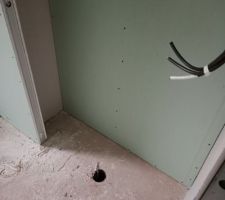 Sdb: un vrai gruyère!!!