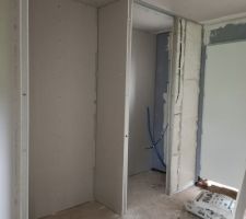 Entrée, placard, wc