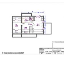 Quatrième version :)Création d'une grande chambre au lieu de deux. Réunification des toilettes et salle de bain pour plus de volume intérieur. Un vrai débat :). J'en ai fait qu'à ma tête !