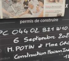 Mise en place panneau permis de construire