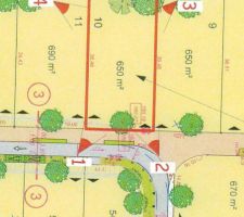 Il s'agit de notre lot et son orientation nord ouest (en haut de l'image)