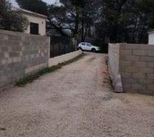 Le mur mitoyen a été réalisé
