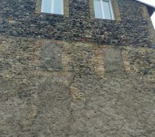 Fa&ccedil;ade avec les ouvertures condamn&eacute;es que nous souhaitons rouvrir