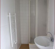 Apt B salle d'eau étage