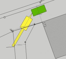 Calcul de la possibilité de rentrer la grue sur le chemin, depuis la route.
En vert, le tracteur.
Je fais bouger les éléments du schéma petit à petit pour voir si ça passe. En revanche je n'en ai aucune certitude donc même si ça semble bon, je ne peux en être certain. Il faudra voir le jour J.