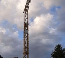 La grue est en place.