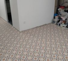 Pose du sol dans le couloir.