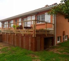 Les gardes corps de la terrasse bois.