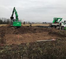 Les premiers coups de pelles