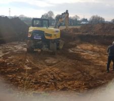 Pour le moment nous sommes "mecontents"car la commerciale nous avait dit qu'il n y aurait pas d enl&egrave;vement de terre et surprise,appel du conducteur de travaux le 24 d&eacute;cembre pour nous dire que nous avons 80 &agrave; 100 m3 &agrave; &eacute;vacuer ?