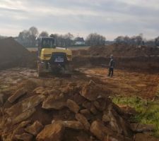 Pour le moment nous sommes "mecontents"car la commerciale nous avait dit qu'il n y aurait pas d enl&egrave;vement de terre et surprise,appel du conducteur de travaux le 24 d&eacute;cembre pour nous dire que nous avons 80 &agrave; 100 m3 &agrave; &eacute;vacuer ?