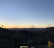 Le soleil se couche, fin de journée 1 du soubassement