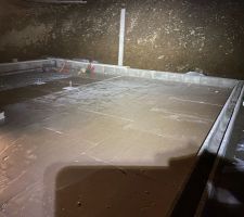 Pose de la premiere couche de PU 101mm en cours