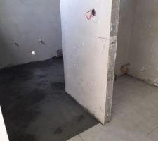 Pose de la chape dans la salle de bain du r+1