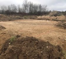 Début du terrassement et découverte de la terre de remblais