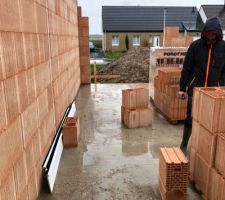 Suite &eacute;l&eacute;vation des murs/vue Buanderie vers garage