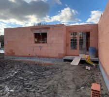 Porche d?entr&eacute;e et chambre suite parentale