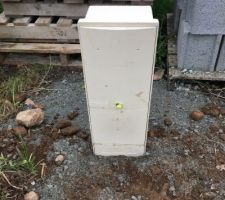 La boite est branch&eacute;e, reste plus qu'a relier a la maison ...