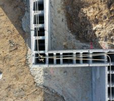 Ferrailles dans vide Sanitaire