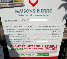 Voilà, nous sommes allés sur notre terrain dimanche et nous avons posé le panneau du permis de construire.  Notre notaire nous a fortement conseillé de faire passer un huissier pour faire constater la pose. J'en ai trouvé un à 250? TTC pour les 3 passages, bon, on va partir sur ça.

J'avais pourtant pris des photos avec un logiciel qui donne la date l'heure et le lieu. J'étais contente de moi lol.