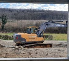 Vue de la fenêtre gauche du salon