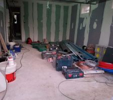 Stockage outils et matériaux assainisseur et électricien
