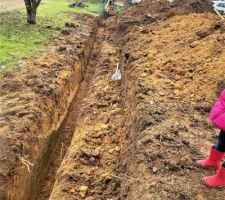 Tranchée pour fondation mur de soutènement creusé