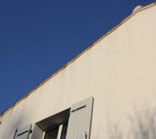 Coulures noire sur façade