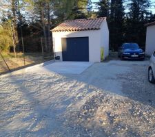 Dalle devant le garage restera juste le traitement hydrofugé oleofugé puis ponçage