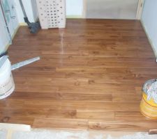 Parquet de la salle de bain, en teck