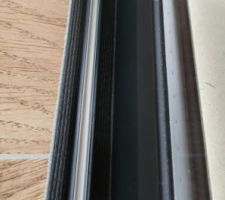 Isolation rail de baie vitr&eacute;e coulissante