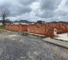 élévation des murs en cours