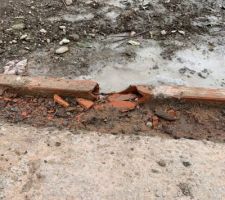 Brique cass&eacute;e