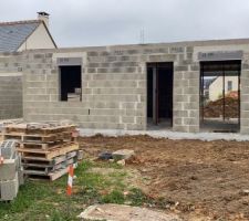 Le terrain a commencé à être remblayé !
