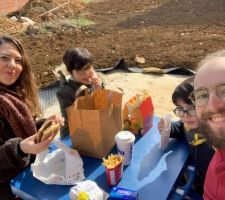 Premier repas sur la terrasse durant le chantier