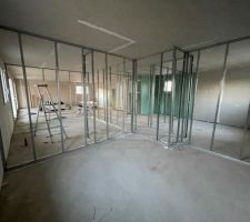 Délimitation des pièces par la pose des rails