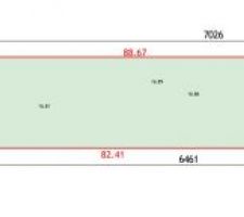 Plan du terrain avec implantation de la maison.