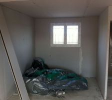 L'espace cuisine am&eacute;ricaine ..
maintenant on va pouvoir prendre les mesures