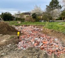 Demolition et pr&eacute;paration acc&egrave;s chemin