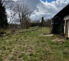 Le terrain de 2100m2
