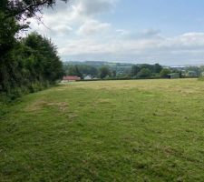 Vue sur la campagne environnante du terrain