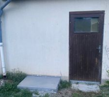 Petite dalle béton pour la futur pompe à chaleur