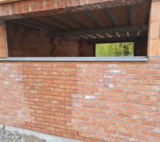 Pose pierre bleue en appui de fen&ecirc;tre