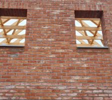 Pose pierre bleue en appui de fen&ecirc;tre