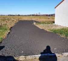 Début du chantier, les fondations sont creusées et l'accès au chantier est fait !