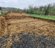 Terrassement d&eacute;but du trou pour le vide sanitaire
